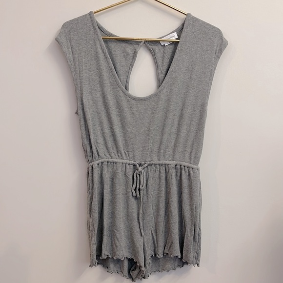 NWOT LOVERS AND FRIENDS Revolve Tracey Romper Small - Picture 3 of 6